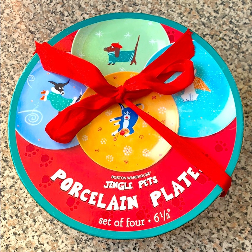 Boston Warehouse Pet Plates